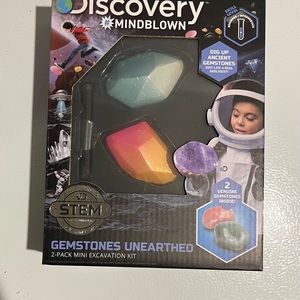 Brilliant minds kids set . Discovery #MINDBLOWN Mini Unearthed Gemstones Dig Set